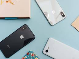 iPhone samsung smartphone