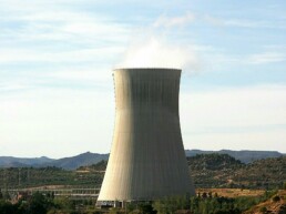Nuclear power plant generating reliable baseload electricity